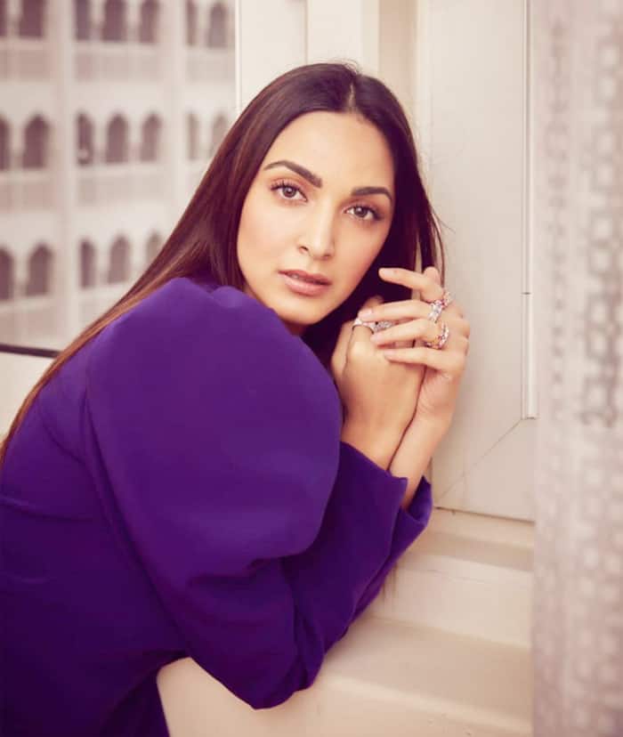 kiara advani purple dress Kiara Advani Drops Bold Pictures in a Purple Suit With a Plunging Neckline  And it Costs a Fortune