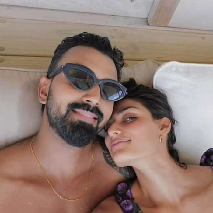 KL Rahul and Athiya Shetty enjoy from hotel room