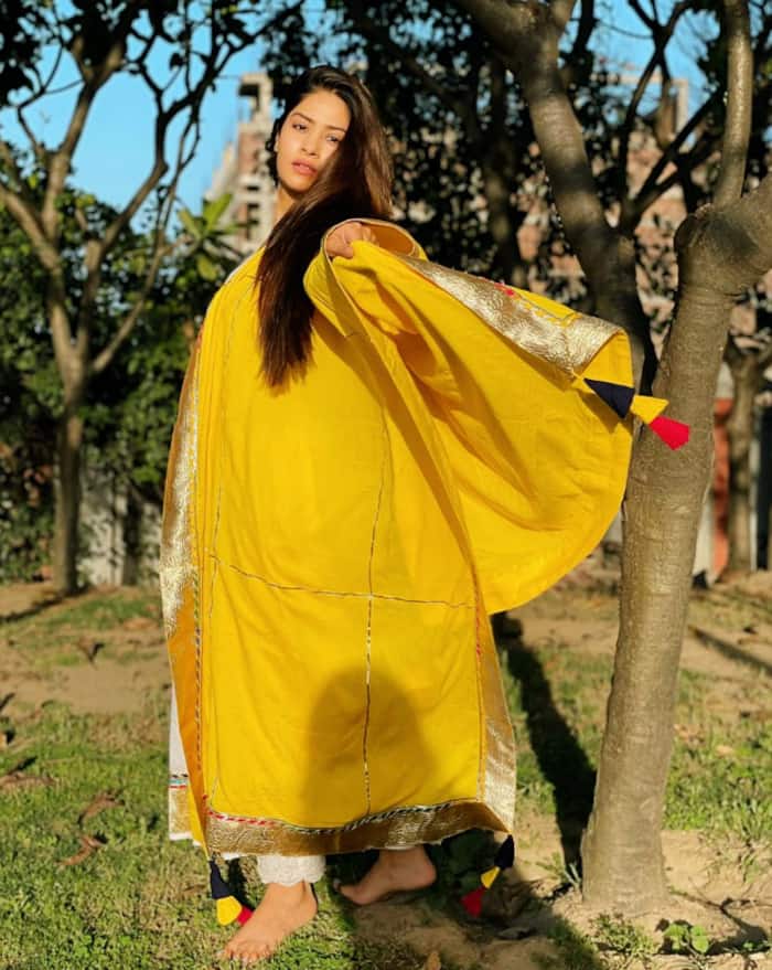 Krishna Mukherjee Looks Jaw Dropping Gorgeous