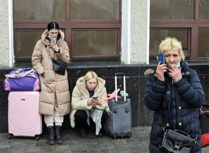 Kyiv Pasazhyrskyi railway station Photos
