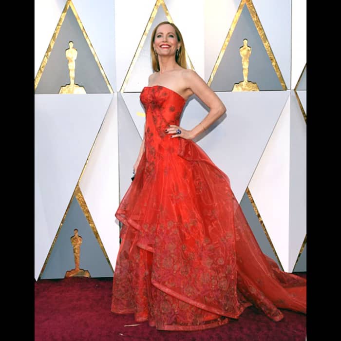 Leslie Mann in Zac Posen Resort at red carpet of 90th Academy Awards