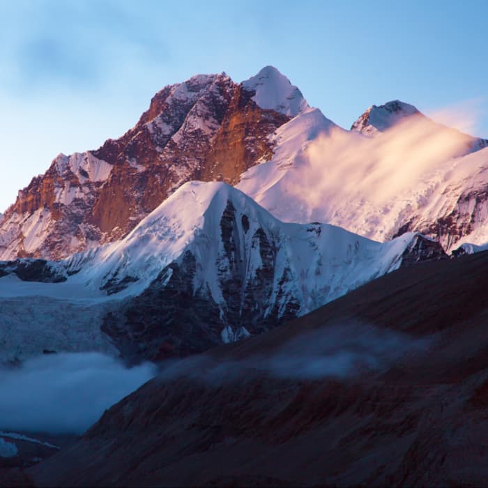 Lhotse ranks at number four  8 516 m 