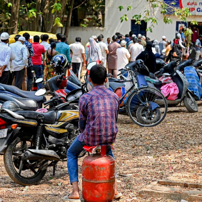 LPG cylinder refill booking  How to book Bharatgas  Indane and HP Gas refills through WhatsApp