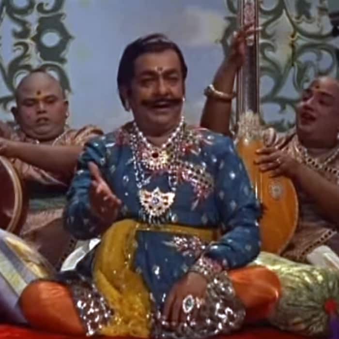 M Balamuralikrishna s Chinna Kannan Azhaikiran from the Tamil film