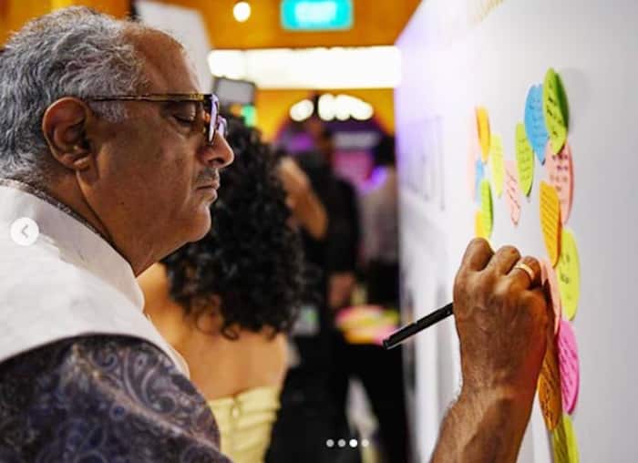 Madame Tussauds Singapore has also collected various fans’ messages