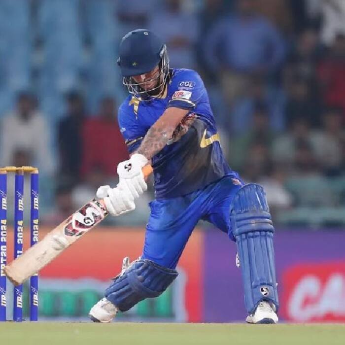 Madhav Kaushik came to bat at no 4