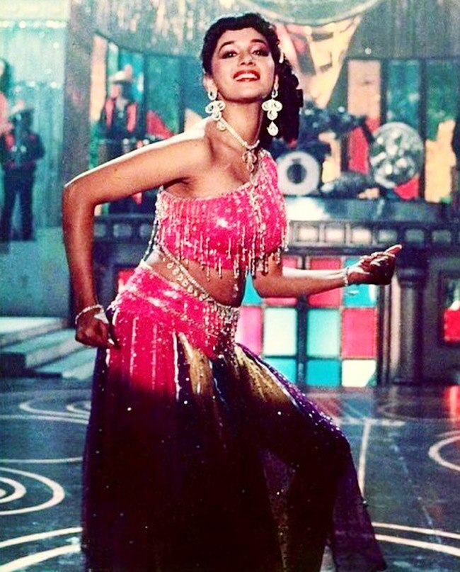 Madhuri Dixit s Graceful Dance Moves Madhuri Dixit s Graceful Dance Moves