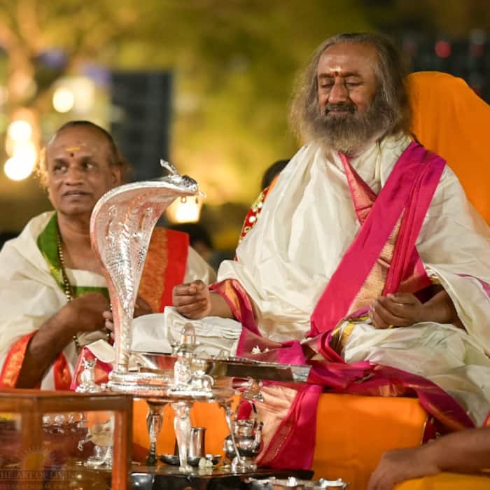 Mahashivratri 2026  10 quotes on Lord Shiva by Gurudev Sri Sri Ravi Shankar