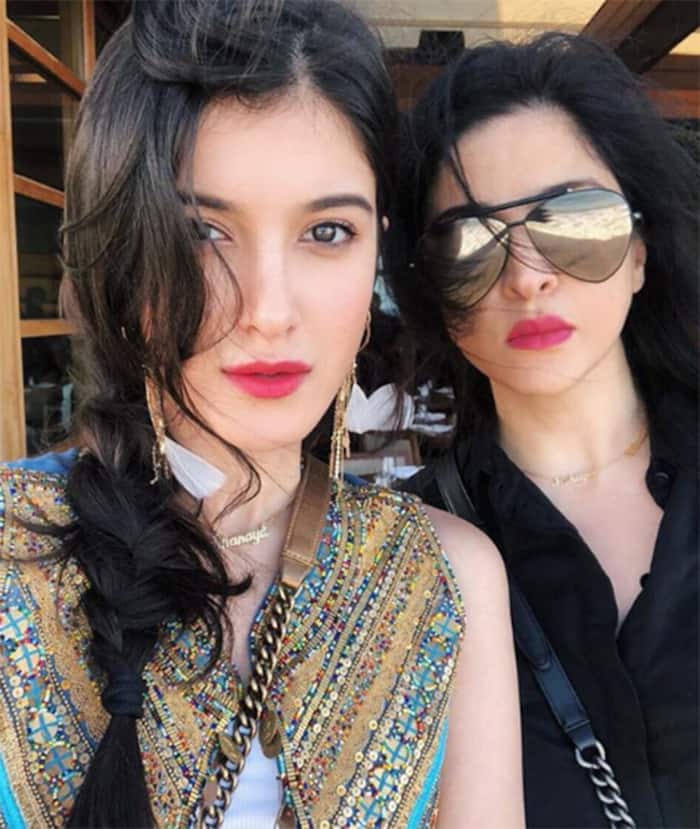 Maheep Kapoor-Shanaya Kapoor