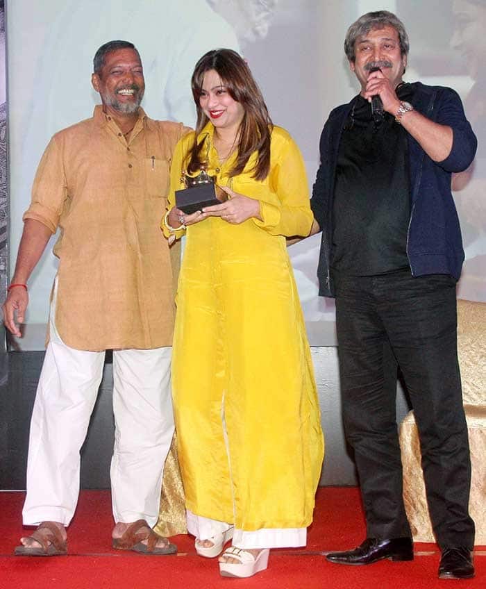 Mahesh Manjrekar with Nana Patekar during Natasamrat success party