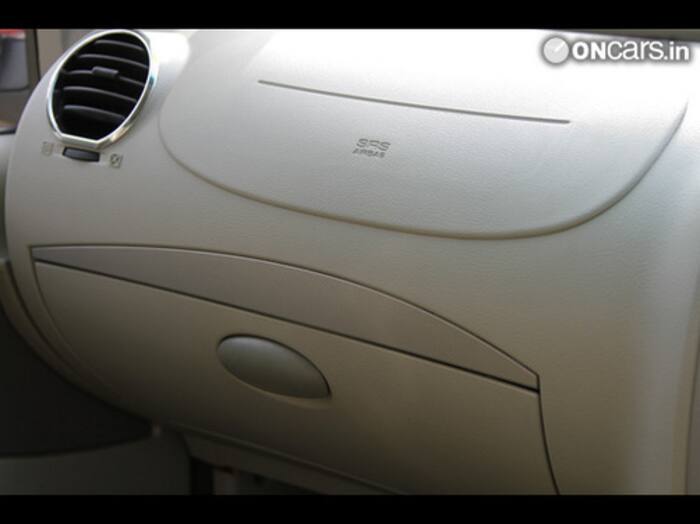 Mahindra Quanto Interiors-img2