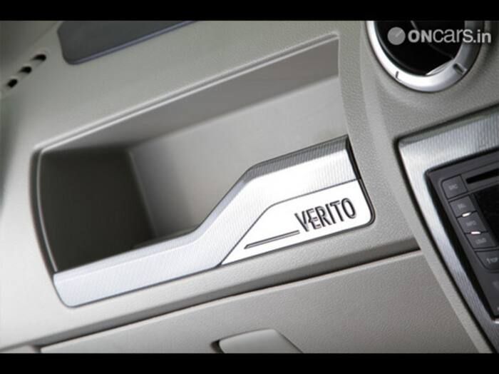 Mahindra Verito D6 Interiors-img8