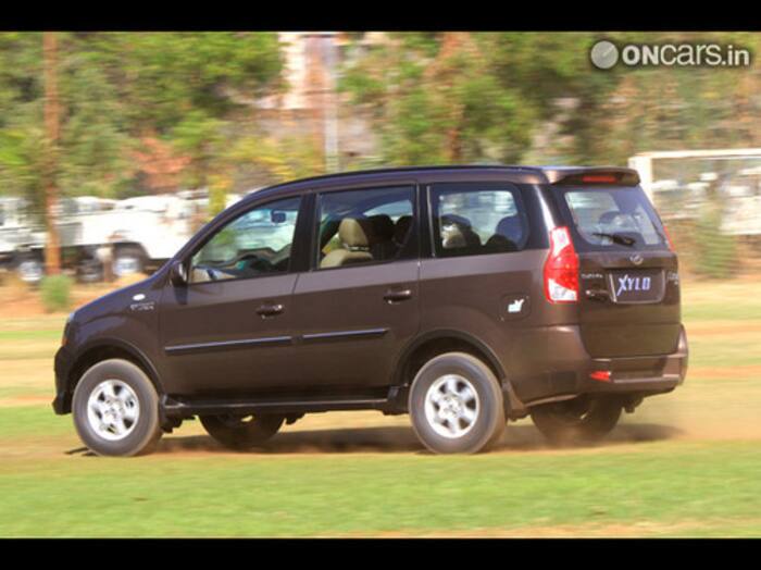 Mahindra Xylo E9 Exterior-img12