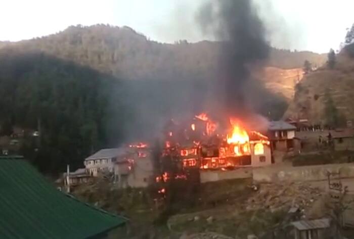 Major fire breaks out at Sarain Village in Shimla