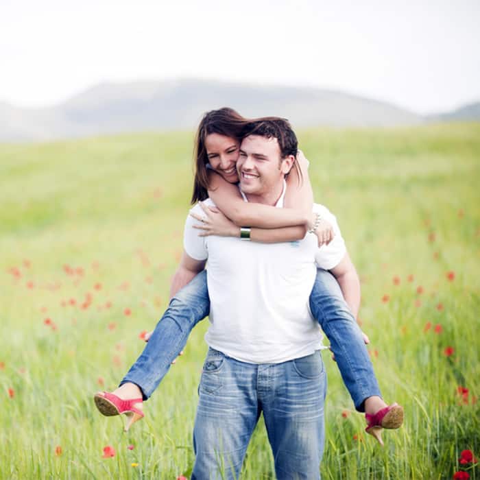 Make her feel comfortable