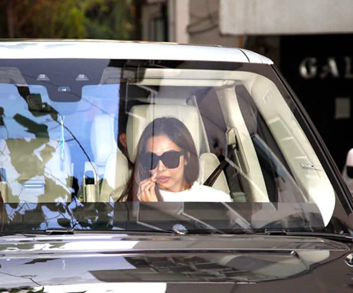 Malaika Arora Khan outside Salman Khan’s residence