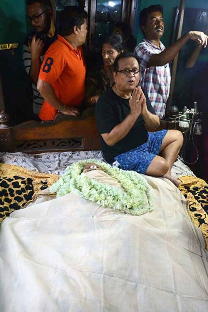 Last rites of Manohar Aich aka Pocket Hercules held in Kolkata, see pics