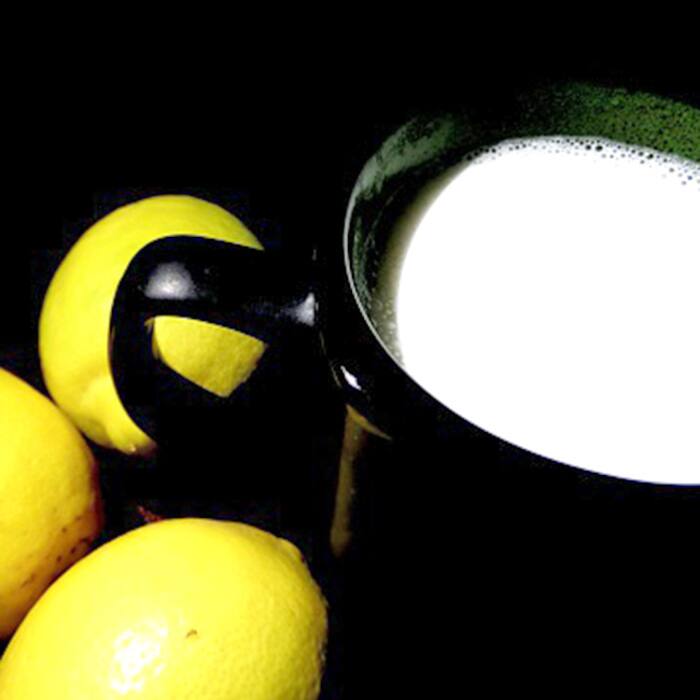 Apply Lemon and Glycerin pack on your face to remove sun tan