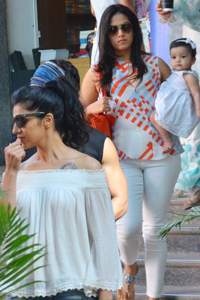 Mitha Rajpot PICS: Adorable Misha goes shopping with daddy Shahid Kapoor and mommy ...