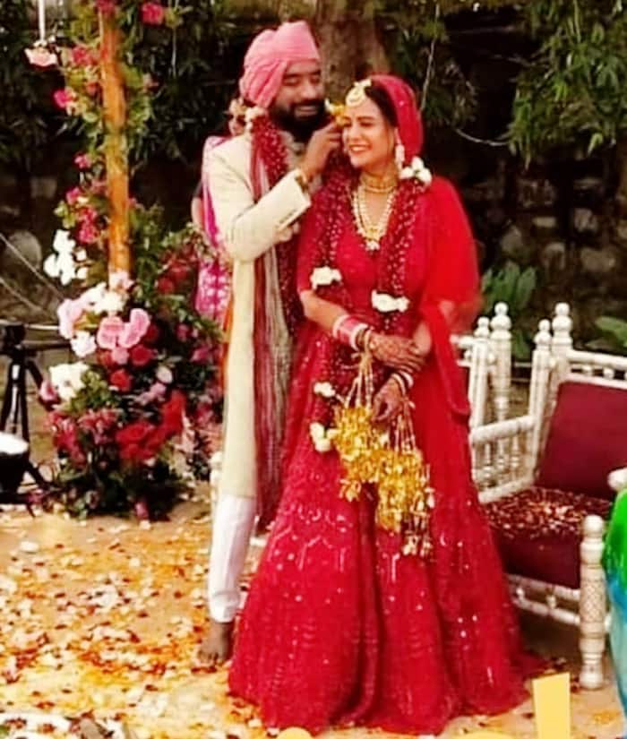 Mona Singh Had a Close-knitted Wedding Ceremony