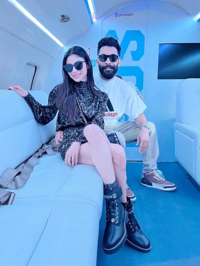 Mouni Roy Slays In Black Animal Print Dress Gives Fresh Couple Goals mouni-roy-slays-in-black-animal-print-dress-gives-fresh-couple-goals