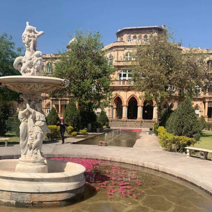 Mridula Kumari Jadeja stays in Ranjit Vilas Palace which is worth Rs 4500 crore