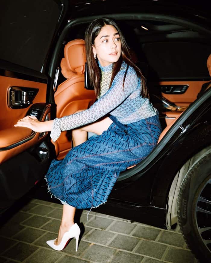 Mrunal Thakur is Hottest Chick in Blue Top And Matching Bralette as She ...