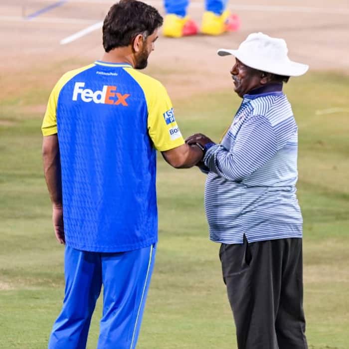 MS Dhoni has travelled to Mumbai with Chennai Super Kings