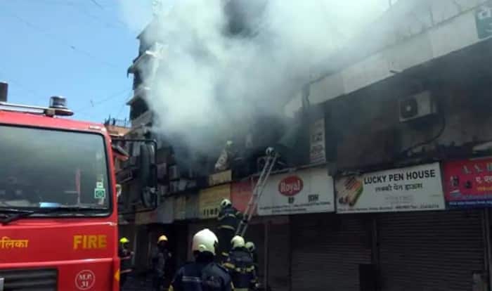 Mumbai: Fire Breaks Out at Crawford Market, 4 Tenders Present at Spot; no Casualty