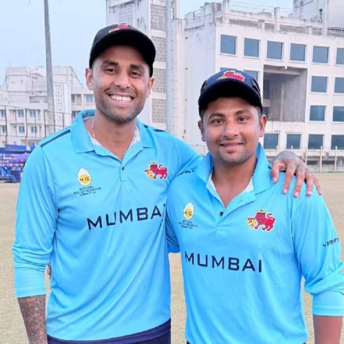 Mumbai posted a amssive total of 220 for 4