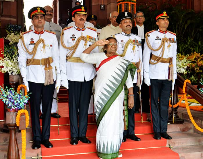 Murmu Receives 21 Gun Salute