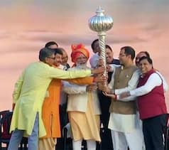PM Modi Burns Ravana Effigy in Dwarka as Politicians Across India Celebrate Dussehra 2019