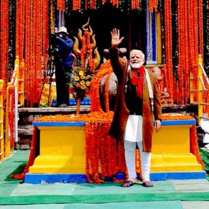 Narendra Modi offers prayers at Kedarnath Temple