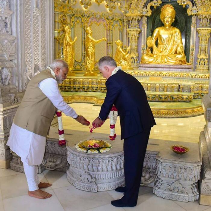 Narendra Modi with Australian PM Malcolm Turnbull paying tribute Akshardham temple