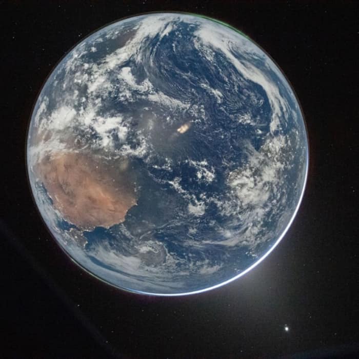 NASAs Artemis II mission sends first images transmitted back to Earth