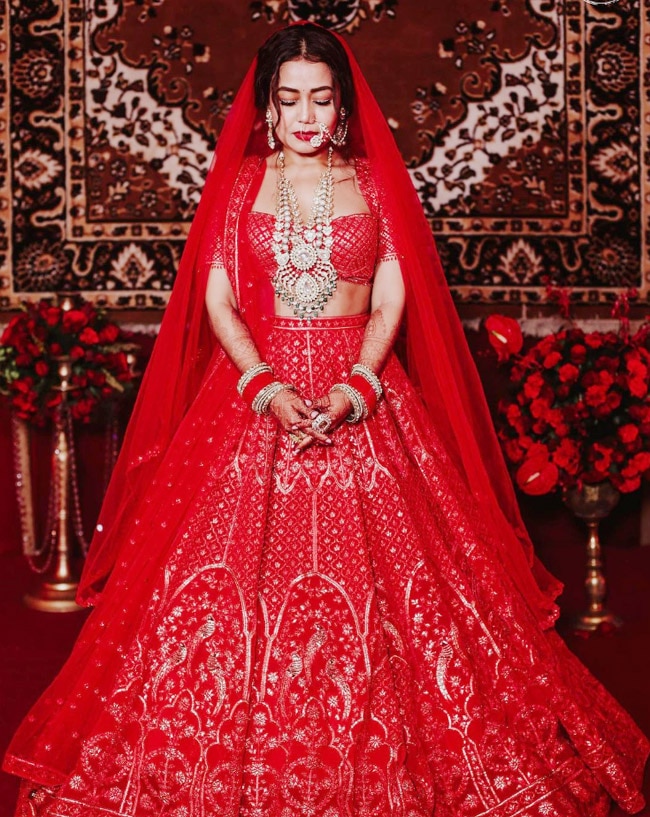 Neha Kakkar and Rohanpreet Singh share official wedding pictures