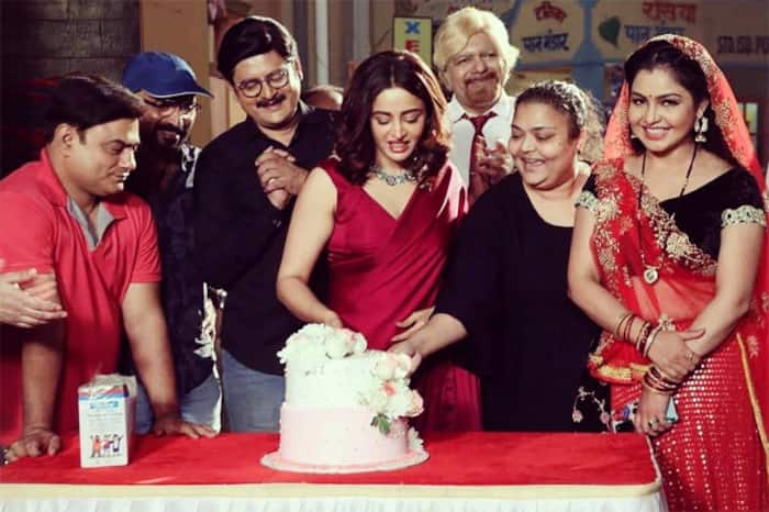 Nehha Pendse cuts a welcome cake on the sets of Bhabiji Ghar Par Hai