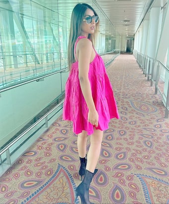 nia sharma pink dress Simple pink saree look