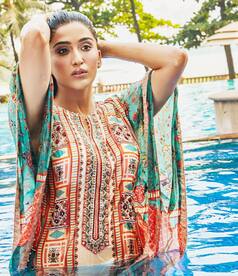 Nimrit Kaur Ahluwalia Flaunts Hot-Toned Legs in Stylish Kaftaan l PHOTOS