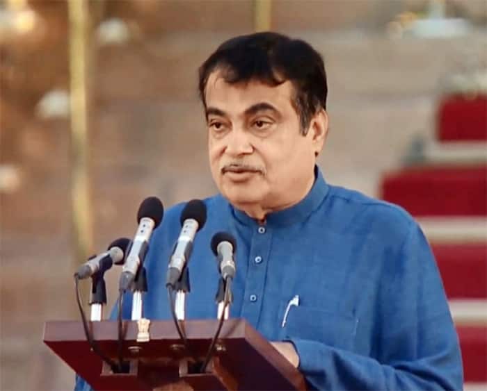 Nitin Gadkari Takes Oath