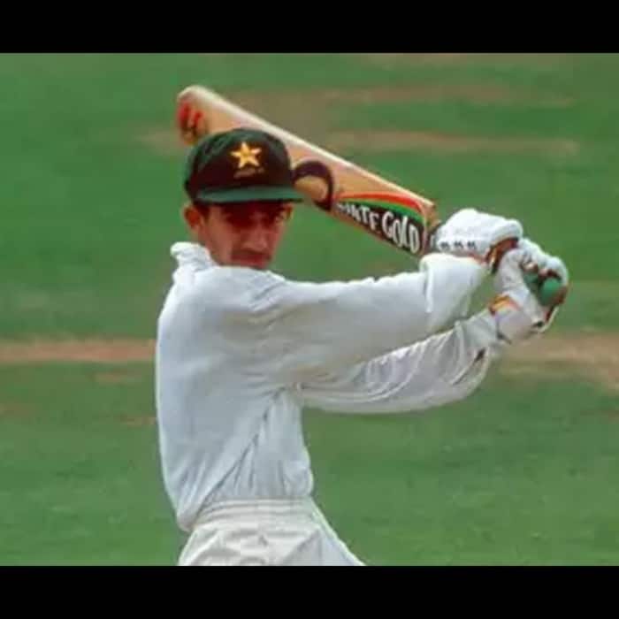 Pakistans Hasan Raza is youngest ever debutant in international cricket