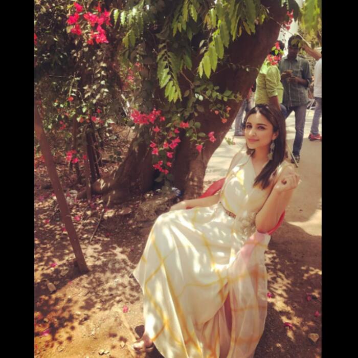 Parineeti Chopra shares this stylish picture during Meri Pyaari Bindu promotions