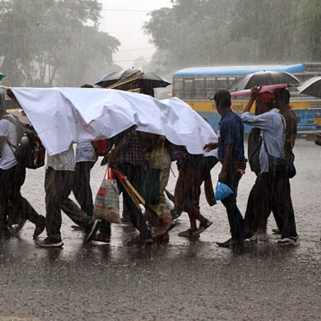 Kolkata Rains Heavy rain showers and water logging brings city to halt