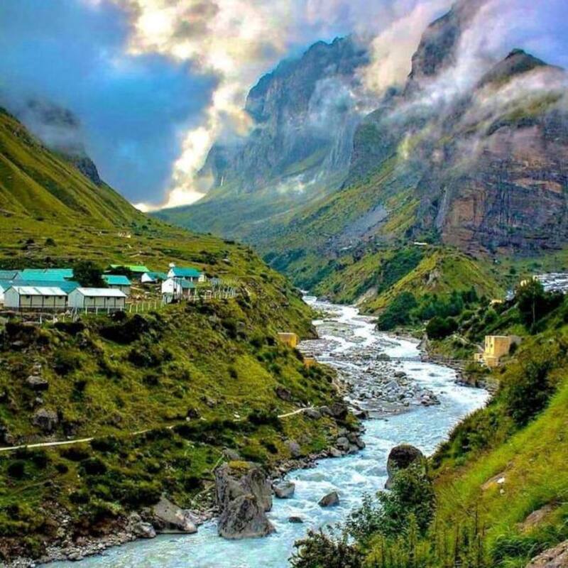 9 Breathtaking Hill Stations Near Uttarakhand To Visit This April