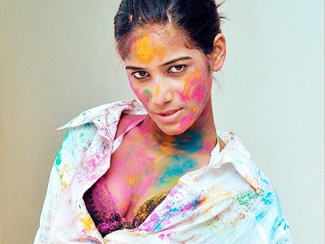 Poonam Pandey hot holi look Poonam Pandey hot holi look