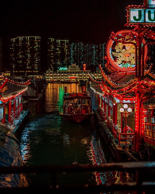 The Legendary Floating Restaurant Jumbo in Hong Kong Sinks
