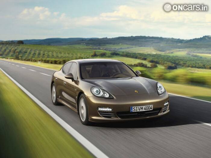 Porsche Panamera 4 Exterior img5