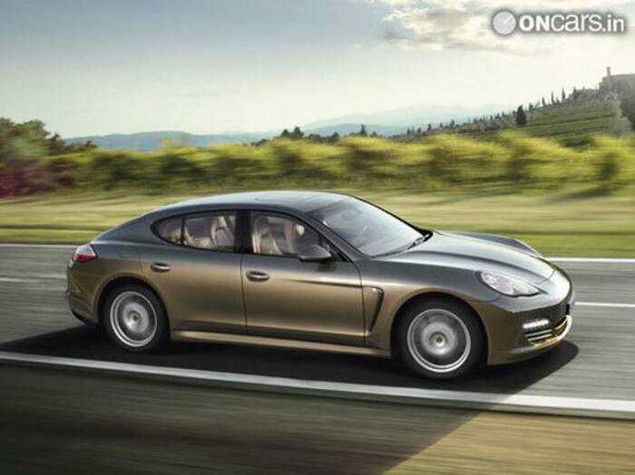 Porsche Panamera 4 Exterior img6
