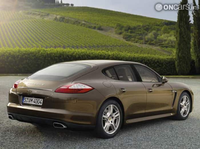 Porsche Panamera 4 Exterior img7