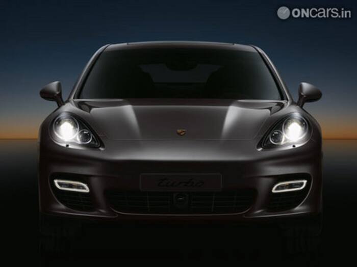 Porsche Panamera Turbo Exterior img2